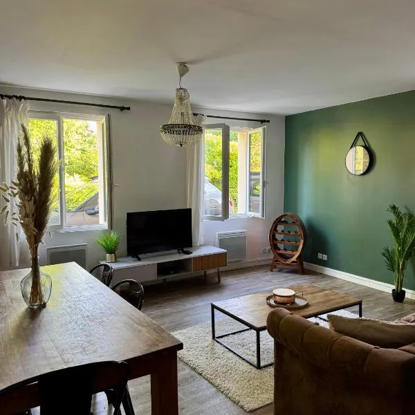 Maison Cosy au pied des vignes, hotel in Lussac