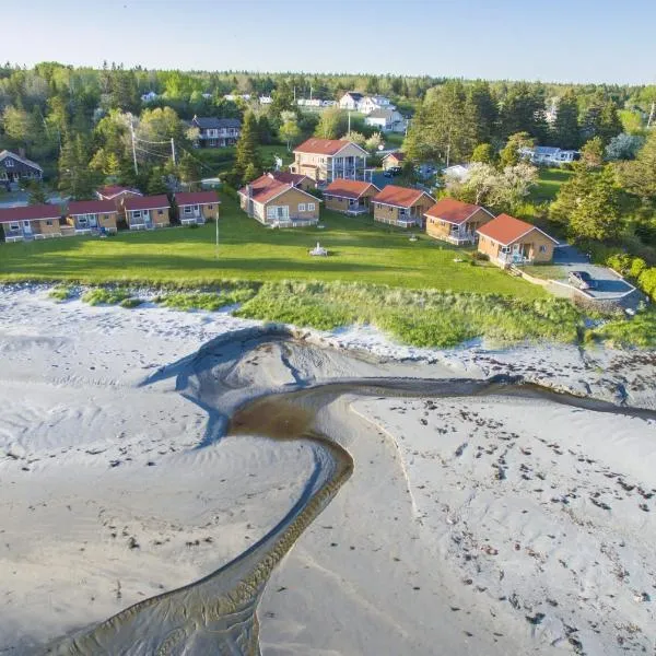Hunts Point Rustic Coastal Retreat with King Bed, hotel di Summerville Centre