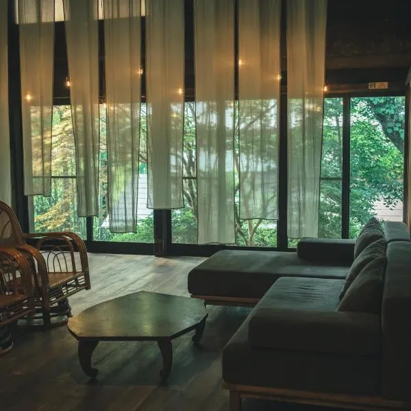 ame nakasendo - A 150 years old private kominka along the Nakasendo trail -, hotel in Nagiso