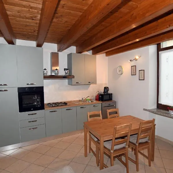 Chiari trilocale nel centro città, hotel em Chiari