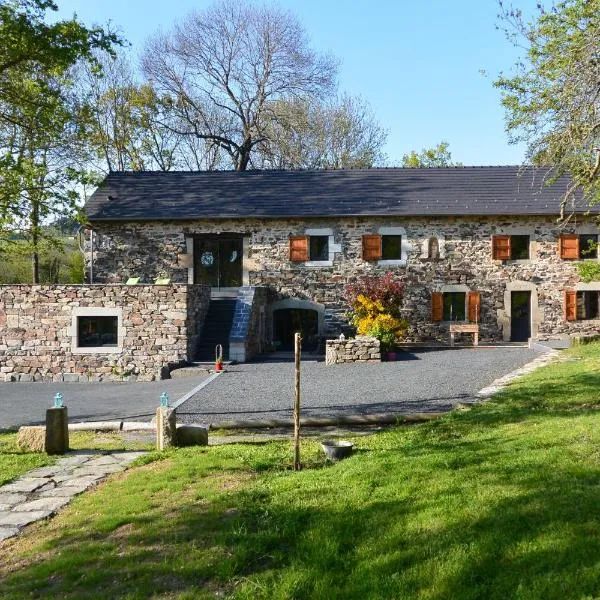 Chambre d'hôtes aux Pays des Sucs, hotel en Saint-Hostien