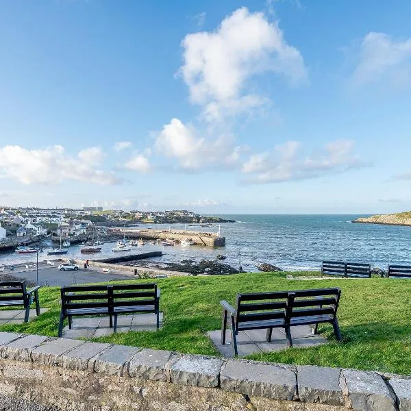 Awel Y Mor Sea Breeze, hotel in Cemaes Bay