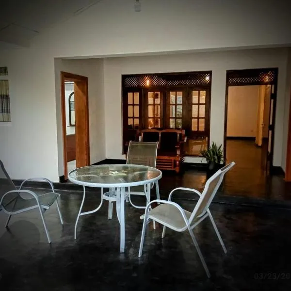 Solace Transit Villa, khách sạn ở Katunayaka
