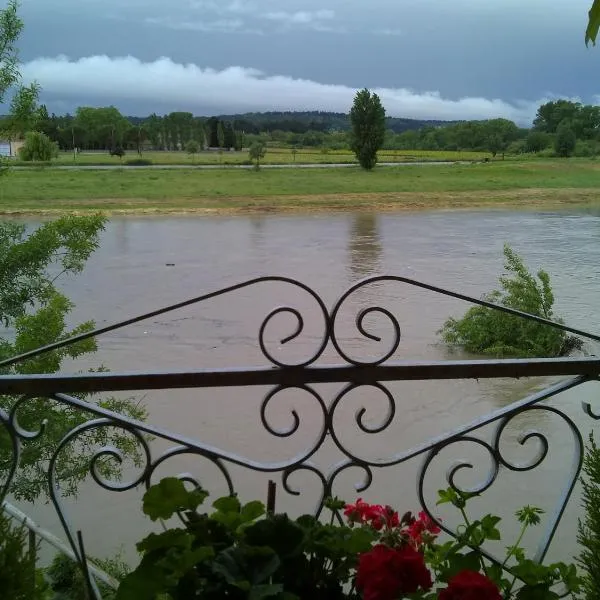 Riverside Home Cottage, hotel in Trèbes