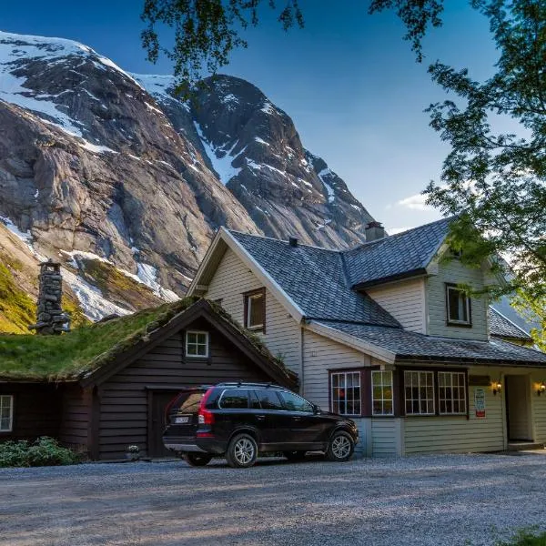 Lunde Turiststasjon, hotel en Skei