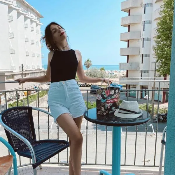 Hotel Blue Moon B&B, ξενοδοχείο στο Ρίμινι