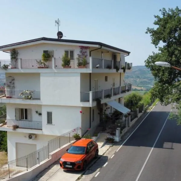 L'Aurora Corso Umberto l 220, 88821 Rocca di Neto, hotel in Rocca di Neto