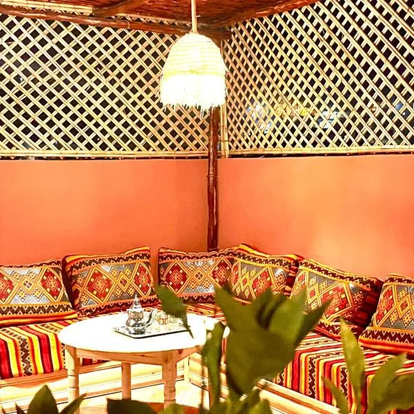Dar Itran with Garden Terrace, hotel v destinaci Aourir