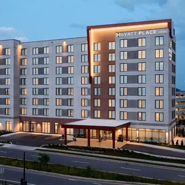 Hyatt Place Montreal Airport, hotel in Dorval