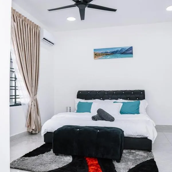 Spacious 4-Bedroom Family Home Near Senai JB, hotel in Kampung Seelung