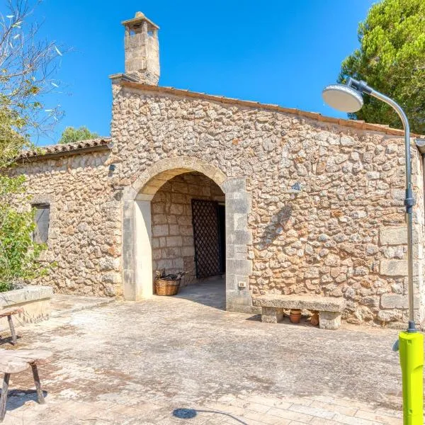 Tenuta Pizzola, hotel in Nociglia
