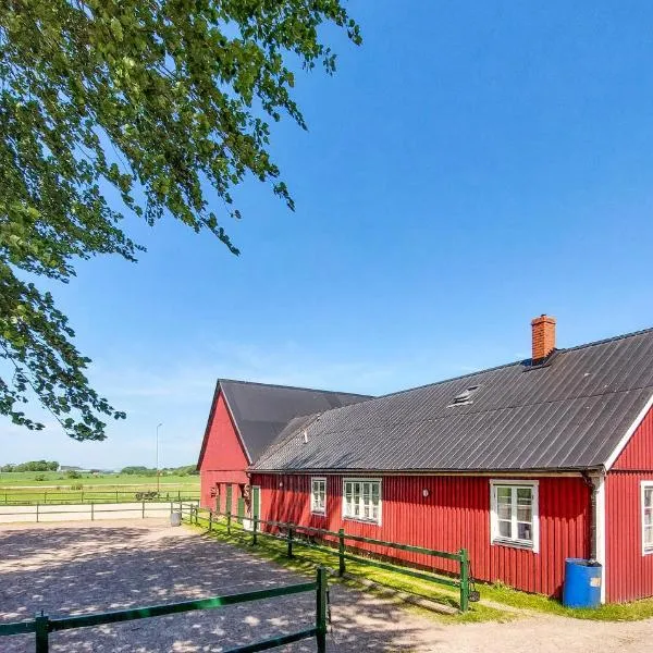 2 Bedroom Gorgeous Apartment In Getinge, hotel in Getinge