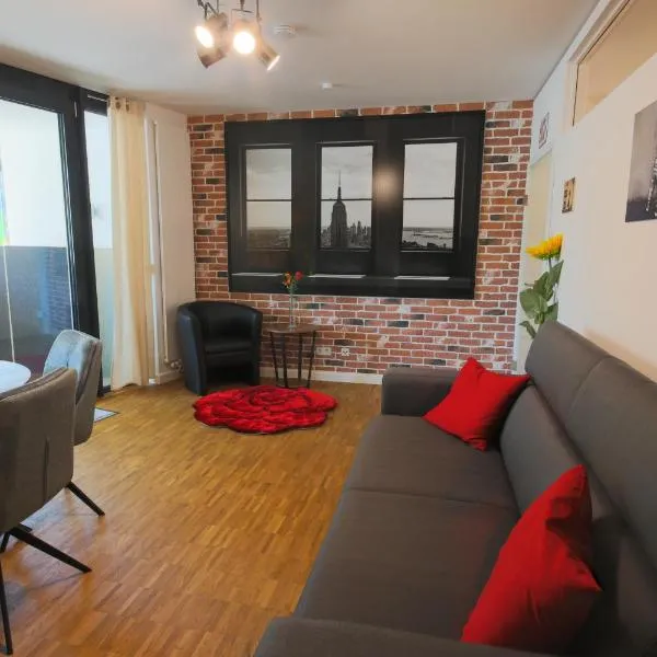Fewo Art City-Studio Kassel-Innenstadt am Fulda-Ufer, 3 Schlafzimmer, Boxspring-Betten, bis 8 Personen, kostenfreier Parkplatz, Balkon, Terrasse, Fahrstuhl, hotel v destinácii Kassel