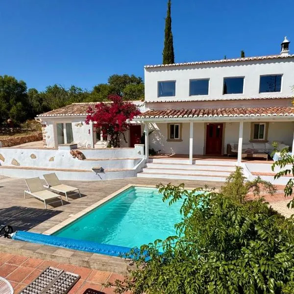 Casa Bela Vista & The Boathouse - Holidays in Paradise, hotel in Loulé