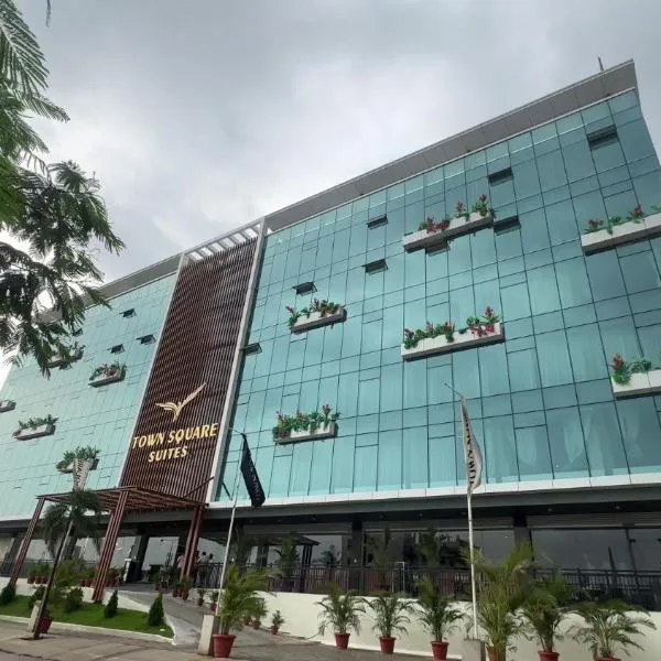 Town Square Suites, hotel in Hyderabad