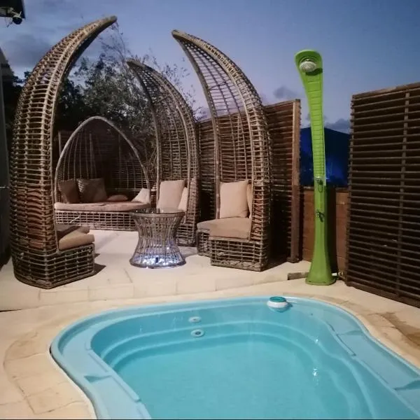 Location saisonnière meublée, hotel a Sainte-Marie
