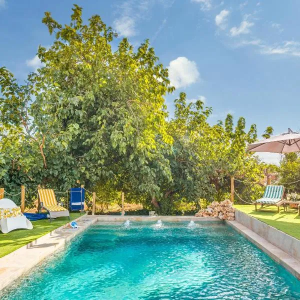 Alegrías, Hotel in Pla de na Tesa