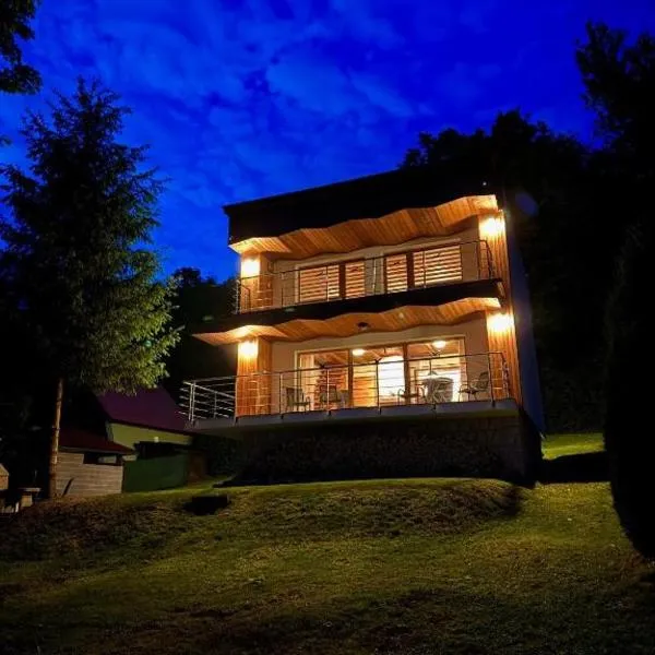 VILLA Ružiná, hotel in Divín