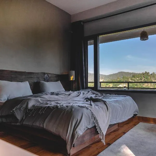 Exstasy stays & Cafe - YOUR ROMANTIC & COZY GETAWAY - THHPSOCIETY - Mukteshwar, hotel in Mukteswar