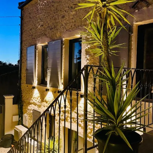 Le Mas - au coeur du village, hotell i Sainte Anastasie - Aubarne
