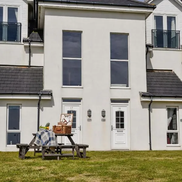 Seaviews And Hot Tub At The Fairways - Uk39821, hotel v destinaci Portpatrick