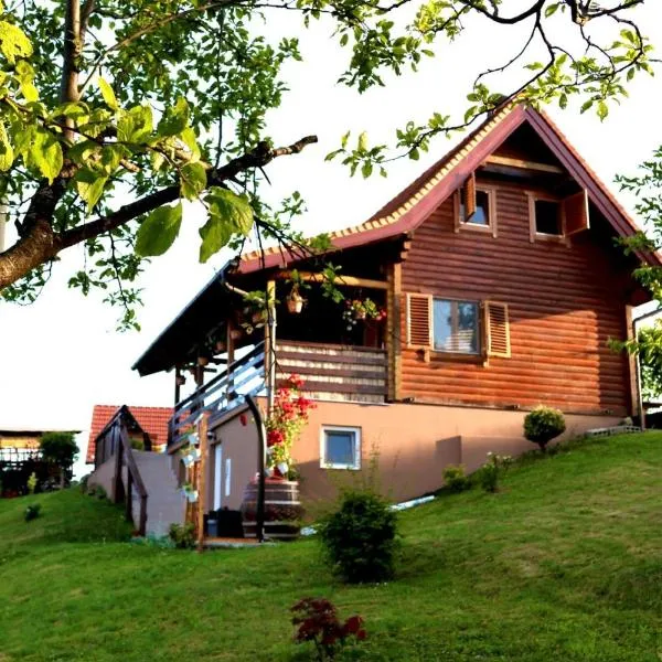 Wooden house Brezni, hotel in Trakošćan