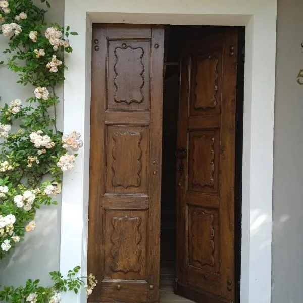 CASA CHICA, hotel in Roddi