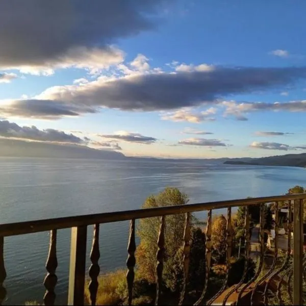 ROYAL VIEW Apartments, hotel in Struga