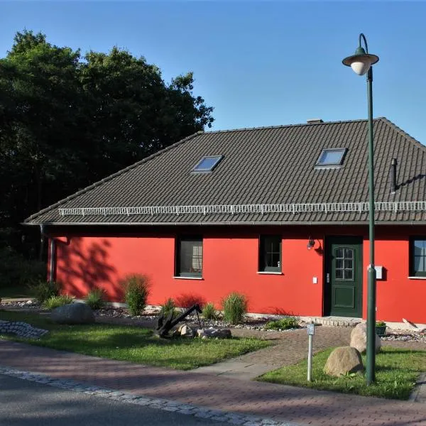 Ferienhaus Am Pappelwald, hotell i Glowe