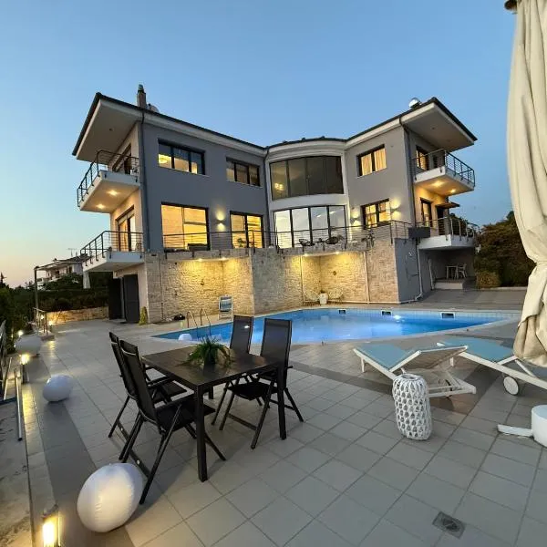 Villa Etheria Luxe, hotel in Perea