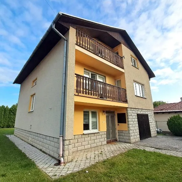 Rekreačný Dom Relax blízko Snowlandu Valča, hotel en Valča