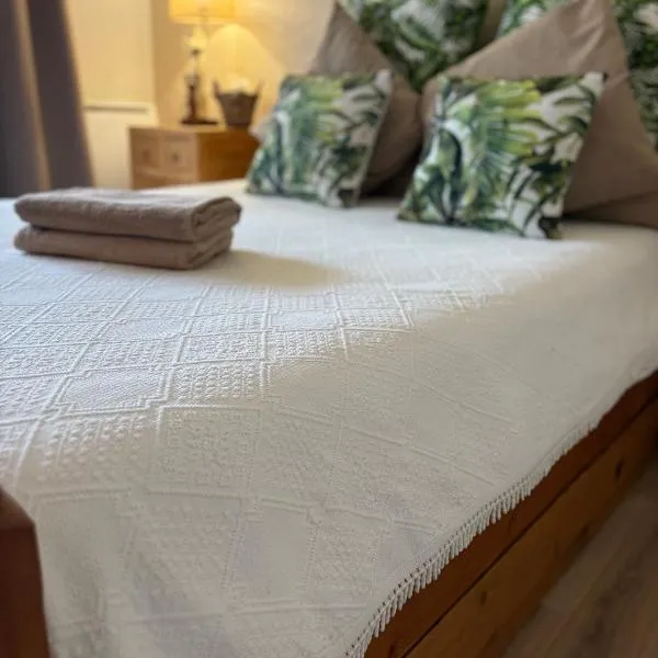 Chambre Bohème chic avec jacuzzi, hotel em Liouc
