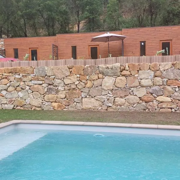 Fragas do Cabril Eco & Wellness Lodge, hotel v destinaci Lousã