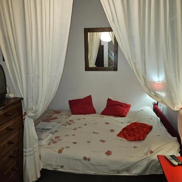 small sweet home romantic, hotel em Ermoupoli