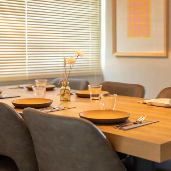 一棟貸切宿 Shiyon, 60-year-old renovated private house, hotel v destinaci Marugame