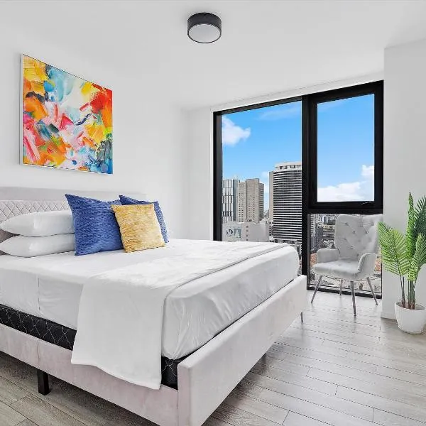 X-Lounge VI - Luxury High-Rise Rooftop Pool and Stunning City Views, hotel em Miami