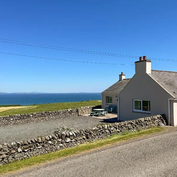 Auld Dairy Cottage, hotel in Drummore