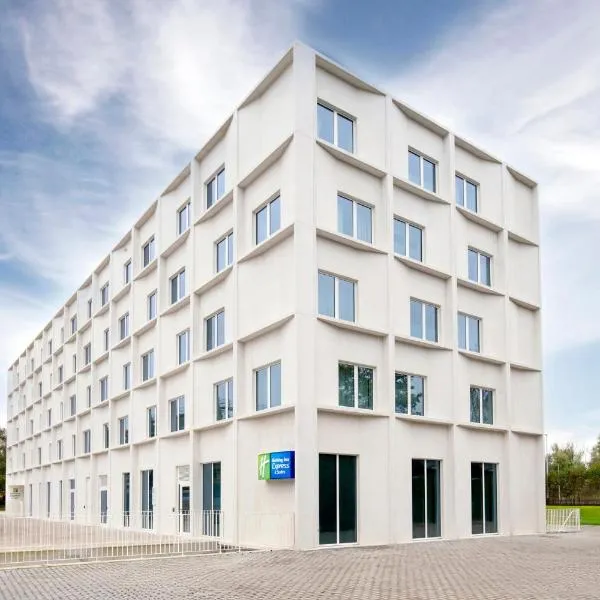 Holiday Inn Express & Suites Ghent by IHG, hotel v Gentu