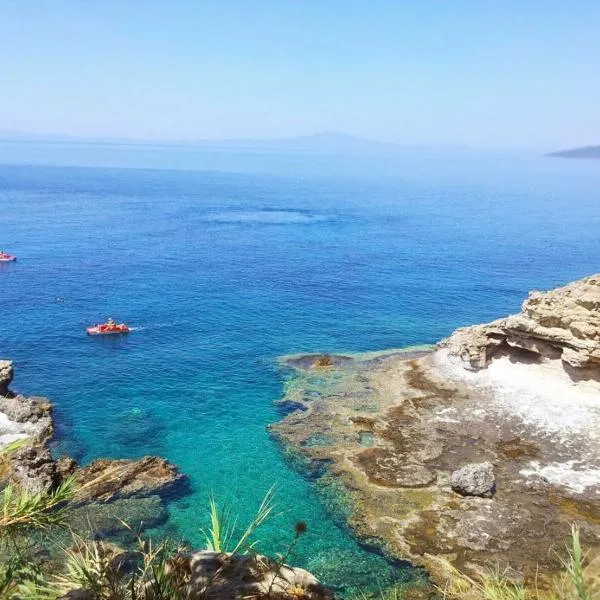 Blue Lagoon Suites at Stoupa, hotel Sztúpában