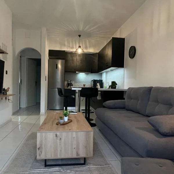 The Obsidian Suite , next to Heraklion Airport, hotel in Heraklion