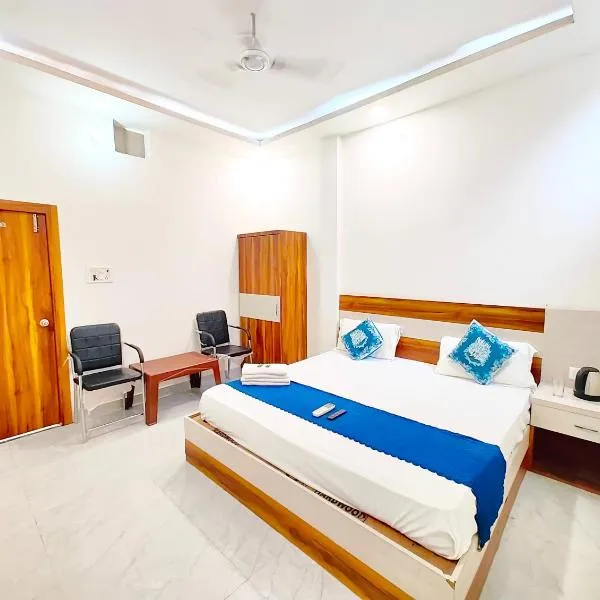 RAM JANAMBHOOMI H0TEL ! R-a-m - K-r-i-sh-na - Palace Near 900m from Ram Temple - Shri Hanuman Garhi Mandir - All Room Fully Air Conditioning Rooms - Free Wifi - and Parking - Best Premium Hotel, hotel em Ayodhya