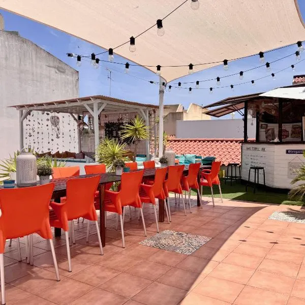 Orange Terrace Hostel, hotel em Albufeira