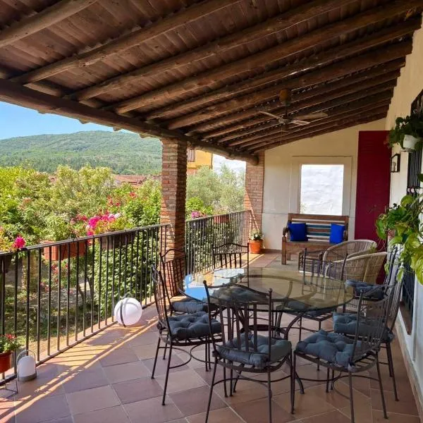 Casa Jardín Sierra de Gata، فندق في Hoyos