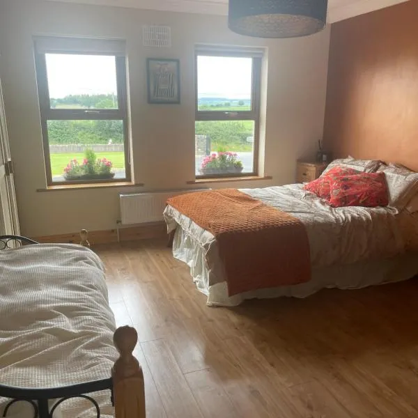 Homestay Large Ensuite Room, hotel in Balnacart