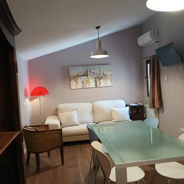 Apartamentos "Casa Melé" 3, hotel di Lleida