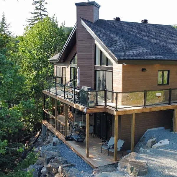 O'Chalet 13، فندق في Sainte-Thècle