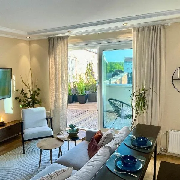 Charming central penthouse with big terrace, hôtel à Oslo