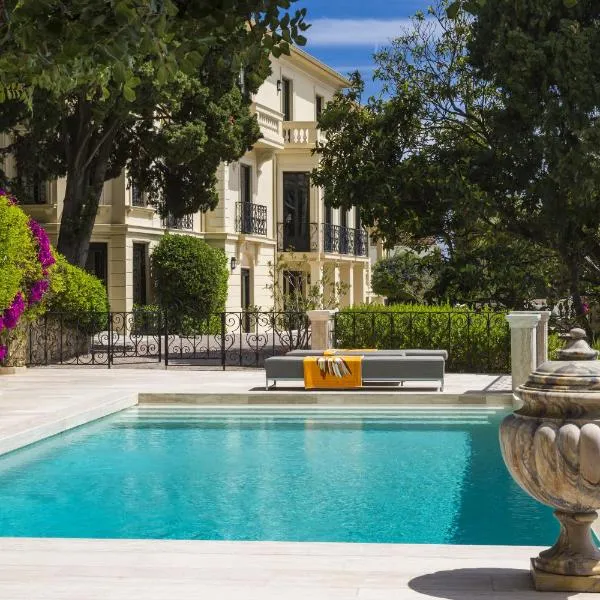 Luxurious Villa Overlooking Monaco, hôtel à Roquebrune-Cap-Martin