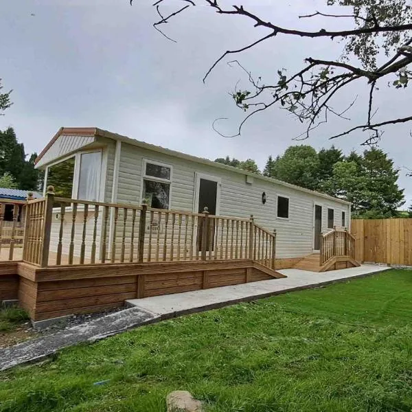 The Lookout - Park Home, Farm Park Stay, hotel in Swansea
