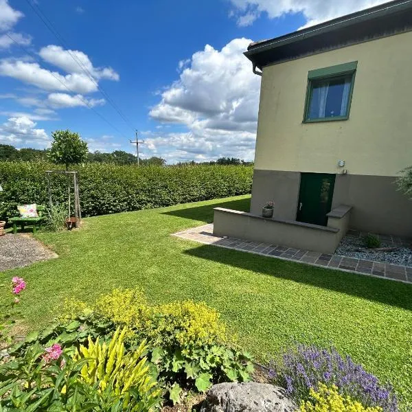 Privatzimmer Schmied, hotel v destinaci Ried im Traunkreis
